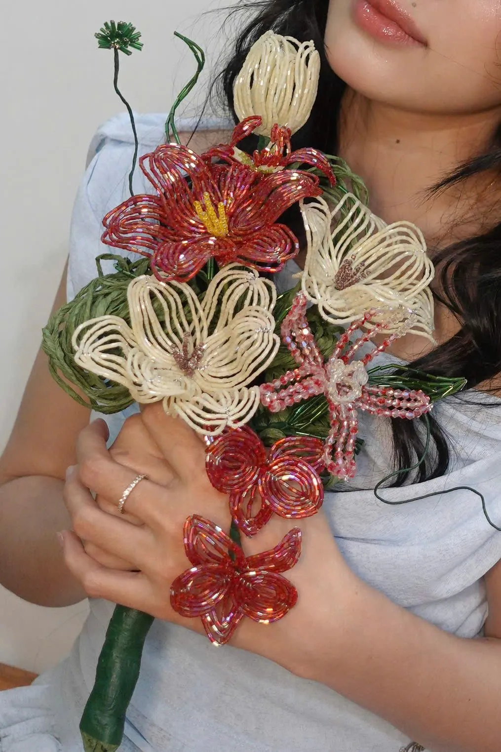 Ôm bó hoa cườm